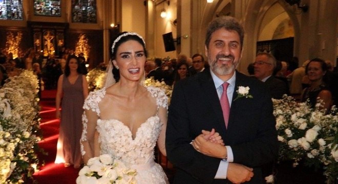 Cristiane Machado Cristiane e Sergio casaram na igreja em abril de 2018. Dias antes, ela conta que foi agredida por ele pela primeira vez