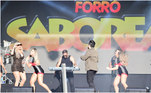 A banda Forró Saborear subiu ao palco do festival por volta das 15h30 deste domingo