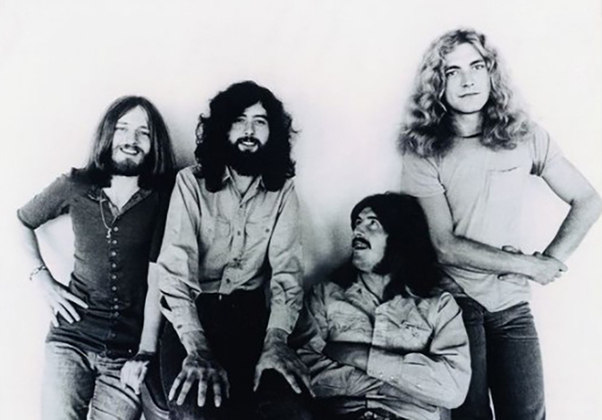 A Banda Led Zeppelin assumiu dois plágios, passando a incluir os nomes dos compositores originais nas músicas: 