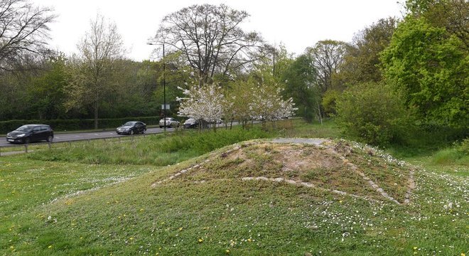 Segundo psquisadora, local onde a tumba foi encontrada era considerado "pouco promissor"