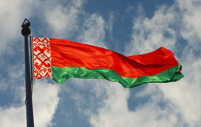 A Bielorrússia, também conhecida como Belarus, é parceira da Rússia. Ambas assinaram, em 2000, um tratado de cooperação.  O país é comandado desde 1994 por  Aleksandr Lukashenko. Logo nos primeiros meses, ele passou a controlar as televisões e o congresso. 