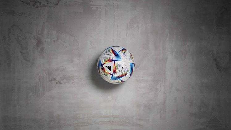 A bola também foi feita levando em consideração princípios de sustentabilidade, com tintas e cola feitas à base de água. 