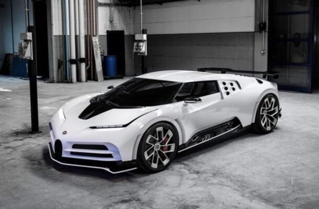 A Bugatti Centodieci é o carro mais caro que Cristiano Ronaldo já teve. Ele adquiriu após chegar na Arábia Saudita, e este modelo pode chegar a 54 milhões de reais. Foto: Divulgação