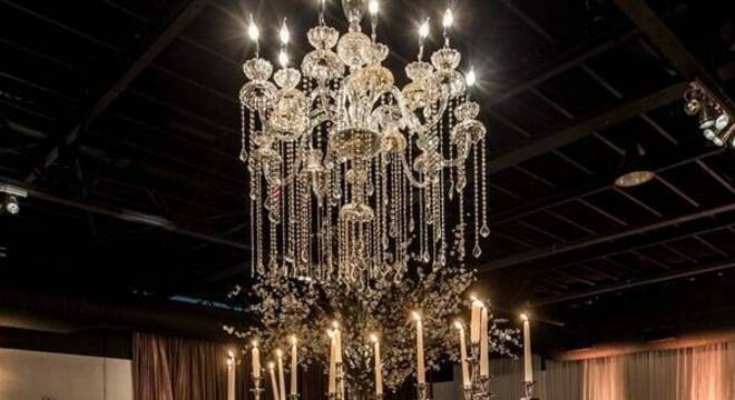 A cadeira medalhão decora com elegância o salão de festas