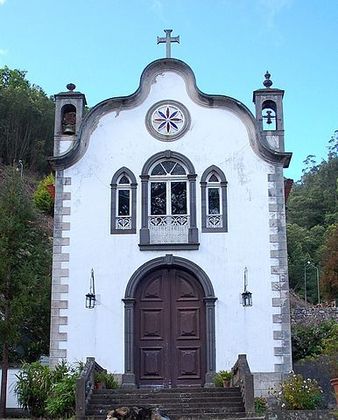 A capela de Nossa Senhora da Conceição, lcoalizada nas Babosas, no Monte, foi totalmente destruída na tempestade. Virou recordação. 