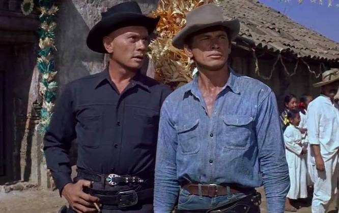 A carreira de Bronson como ator começa a decolar mesmo nos anos 60, quando, em 1960, ele estrela “Sete Homens e Um Destino”, filme que futuramente se tornaria um clássico dos westerns (faroestes) norte-americanos.