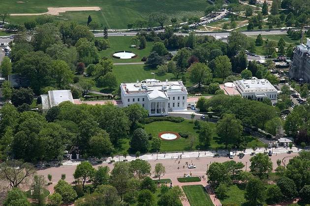 A Casa Branca é a sede da presidência dos Estados Unidos. 