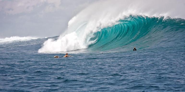 A categoria de ondas gigantes dentro do surf é uma das mais perigosas no esporte, tanto que somente os praticantes que são especialistas têm capacidade de enfrentá-las. Conheça os principais destinos desses surfistas. 