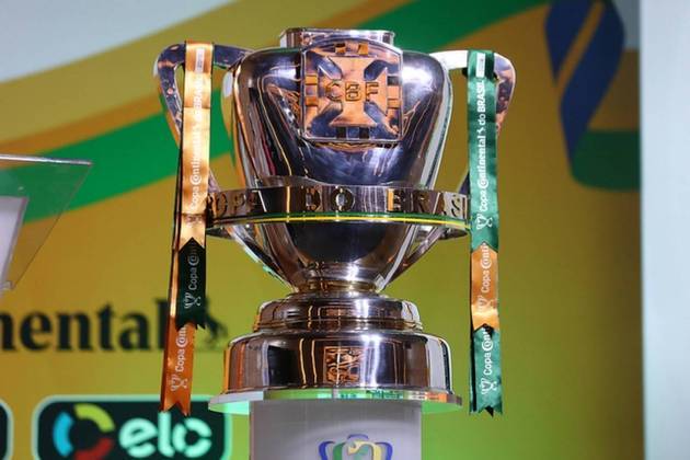 A Copa do Brasil 2022 começa nesta terça-feira. Os valores para os clubes na primeira e na segunda fase variam de acordo com o chaveamento. A partir da terceira fase, a premiação é igual para todos os participantes. O campeão pode ganhar até R$ 80 milhões, somando todas as fases. Confira quanto seu clube do coração pode faturar no torneio! A Copa do Brasil 2022 começa nesta terça-feira. Os valores para os clubes na primeira e na segunda fase variam de acordo com o chaveamento. A partir da terceira fase, a premiação é igual para todos os participantes. O campeão pode ganhar até R$ 80 milhões, somando todas as fases. Confira quanto seu clube do coração pode faturar no torneio!