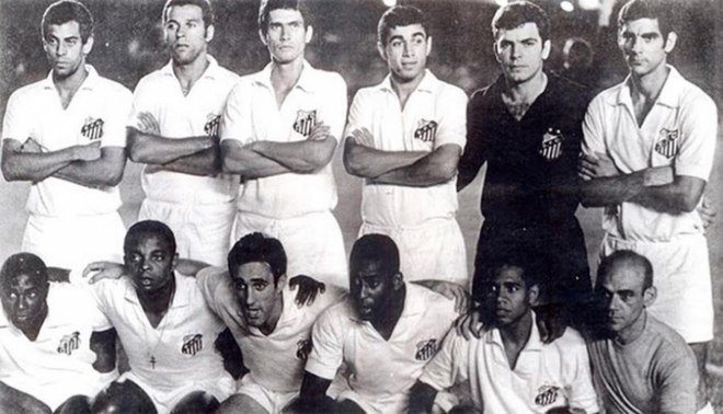 A CBF inicialmente colocava no panteão de campeões brasileiros quem conquistou os títulos das edições de 1971 em diante. Entretanto, em 2009, seis clubes (Bahia, Botafogo, Cruzeiro, Fluminense, Palmeiras e Santos) elaboraram um documento para que os seus títulos em edições da Taça Brasil (disputada entre 1959 a 1968) e do Torneio Roberto Gomes Pedrosa (1967 a 1970) fossem reconhecidos como conquistas nacionais