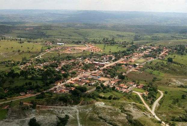 A cidade de Cedro do Abaeté, em Minas Gerais, ocupa a sexta colocação entre as cidades menos populosas. Afinal, abriga 1.081 habitantes. A dimensão territorial é de 283, 2 km² e  3,8 pessoas por km². A distância para a capital é de 230km. A vegetação típica é o Cerrado 