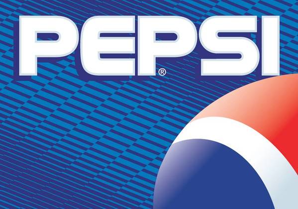  A Coca-Cola fez, faz e certamente fará tanto sucesso que inspirou a criação de vários outros refrigerantes à base de cola. A americana Pepsi-Cola, mais conhecida como pepsi, é a principal concorrente da Coca, mas sempre fica em segundo lugar. 