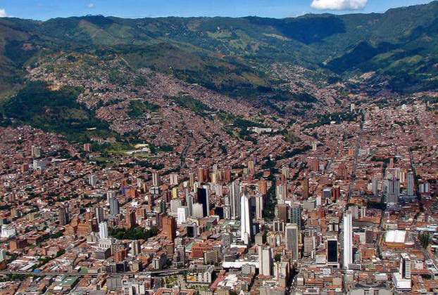 A Colômbia é o país com maior volume de narcotráfico no mundo.  E alguns criminosos ganharam fama internacional. 