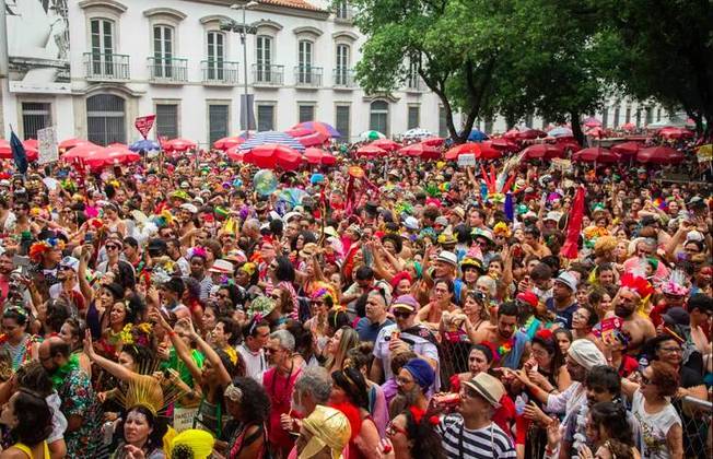 A conclusão é de que a cidade do Rio tem o maior movimento nas rodovias de chegada para o carnaval. Gente que procura o carnaval de rua, com os desfiles de blocos, e também o espetáculo das escolas de samba. 