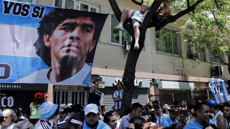A conquista também coroou Lionel Messi como sucessor de Diego Maradona, herói da conquista de 1986. 