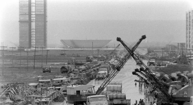 A Construção de Brasília foi uma meta de governo de JK que custou caro