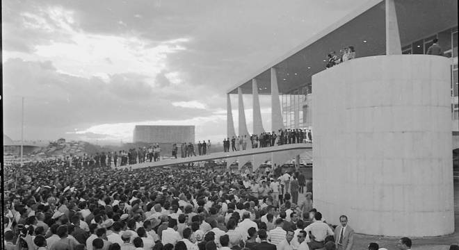 A Construção de Brasília foi uma meta de governo de JK que custou caro