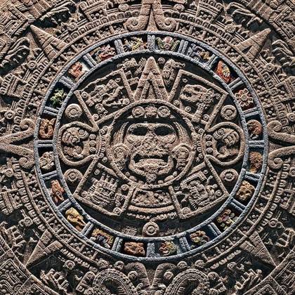 A cultura asteca, porém, é preservada em numerosos patrimônios que revelam suas crenças e sua perícia. Esse povo  se estabeleceu no território e teve seu auge entre 1324 e 1521. Deixou construções marcantes no país