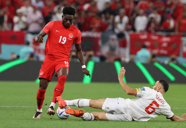Apesar da eliminação ainda na fase de grupos, Alphonso Davies foi o grande destaque canadense desta Copa. O lateral fez o primeiro gol do Canadá em Mundiais e ainda conseguiu o recorde de gol mais rápido desta edição do torneio. Davies chegará para disputar a próxima Copa, que acontecerá justamente no Canadá, com 25 anos