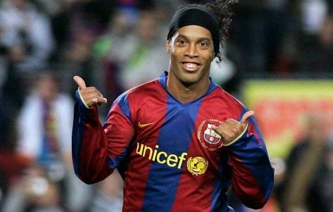 Ronaldinho completa 40 anos neste sábado; relembre passagens e