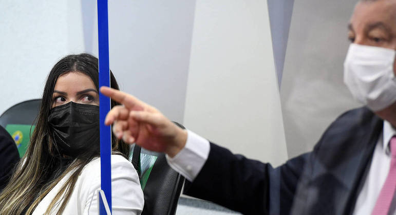 A diretora técnica da Precisa Medicamentos, Emanuela Medrades