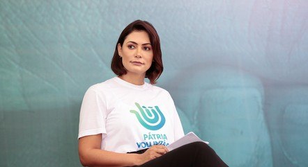 PF investiga Michelle no caso das joias