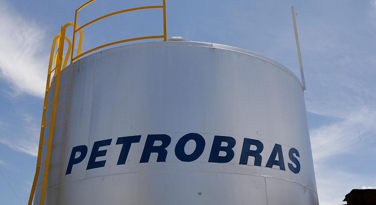 Petrobras pode ser alvo de CPI, afirma Bolsonaro
