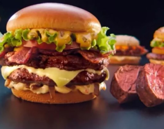 A falta de picanha no sanduíche do McDonald's virou alvo de queixas nas redes sociais. Consumidores reclamam que se sentem lesados. 