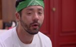 Rico já provou que é um peão alegre e divertido, mas também passou por altos e baixos no reality show. Com saudade da família, o humorista resolveu olhar as fotos de sua mãe. Quando percebeu que estava chorando, ele guardou as fotografias e tentou disfarçar. Quem nunca? 
