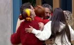 E se a vibração do retorno virar um momento emocionante e cheio de lágrimas? Assim Iran foi recebido de volta na sede! O peão recebeu muitos abraços dos seus aliados do Grupo B, e todos caíram no choro com o ator