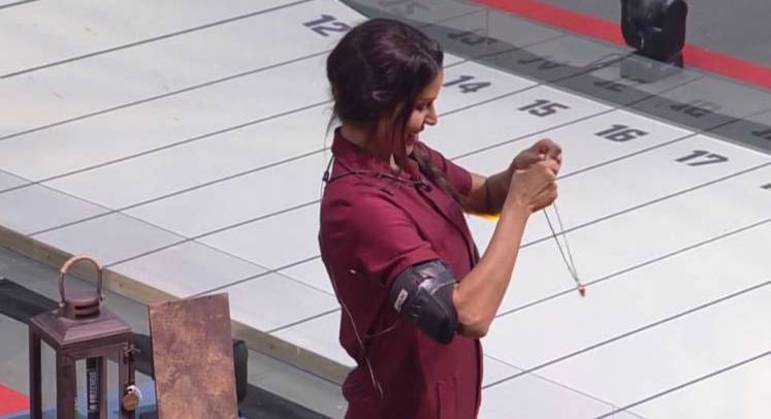 O segundo mês do reality rural também foi marcado pela virada do Grupo B, que teve início com a vitória de Kerline na Prova de Fogo. Em seguida, os aliados conseguiram colocar Deolane na Roça, como planejado entre eles. Dando continuidade à volta por cima, Pelé conquistou a coroa caipira, se tornando o Fazendeiro! Babi, Pétala e Vini foram para a berlinda na sexta Roça do jogo. O cinematografista foi eliminado com 21,14% dos votos, pela escolha do público. Fechando as vitórias do grupo, Deborah ainda conquistou o Lampião