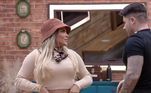 Passado o momento de euforia, André foi o primeiro a abraçar seu amigo, seguido por Márcia, Tonzão e Kally. O restante não fez questão de parabenizar o coach pelo retorno