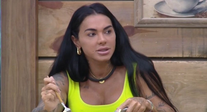 A peoa não escondeu o descontentamento com a postura de Henrique