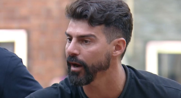 Radamés não gostou de ouvir Lucas chamando Jenny como 