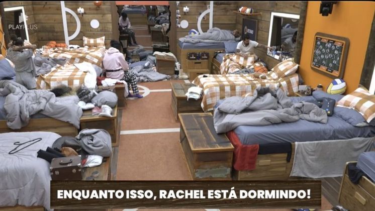 O sono de Rachel já foi bastante comentado pelo público. A jornalista é sempre a primeira a deixar as festas, mas não antes de arrasar na pista de dança!