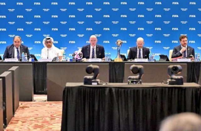 A Fifa divulgou novos detalhes da primeira edição do novo Mundial de Clubes, que será disputado em 2025 e passará a ser a cada quatro anos. As definições saíram na reunião do conselho da entidade em Jeddah,  na Arábia Saudita, onde acontece o torneio deste ano em seu formato clássico