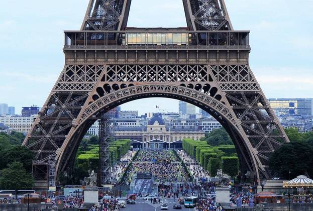 A França recebe em média por ano mais de 82 milhões de visitantes. Isso faz deles o país com mais turistas estrangeiros em toda a Europa.