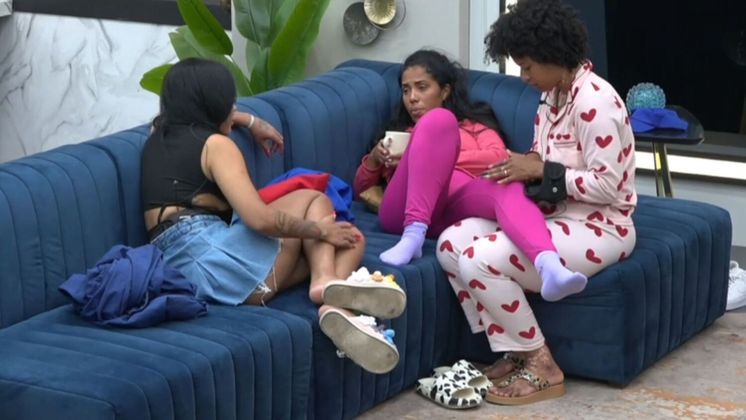 Tudo começou, ou continuou, quando Medrado ficou incomodada com o jeito como Gabriel tratou Janielle após a Festa Opala: 