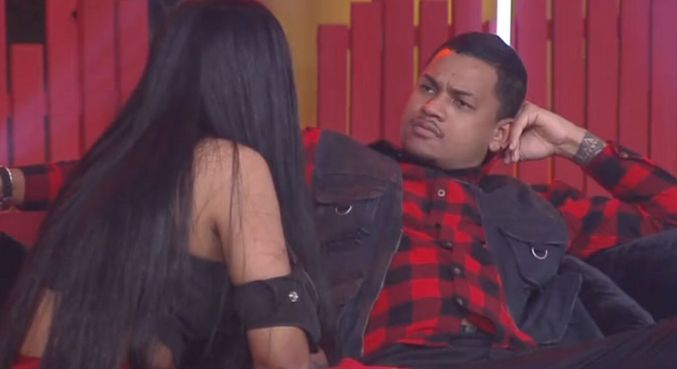 Sem risadinha! Gabriel não curtiu o beijinho entre Medrado e Murilo