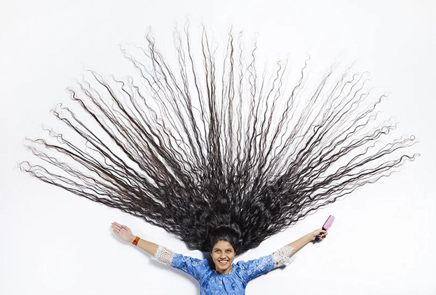 A indiana Nilanshi Patel tinha, em 2018, era a adolescente com maior cabelo do mundo: 1,7 metro. 