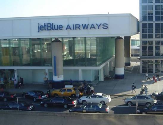 A JetBlue forneceu a cada passageiro um crédito de US$ 500.