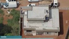 Vídeo: homem sobe em laje para evitar demolição de casa de luxo em área nobre de Brasília 