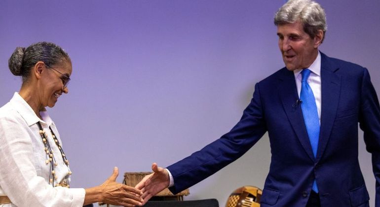 Marina Silva, ministra do Meio Ambiente, e John Kerry, enviado especial dos EUA para o clima