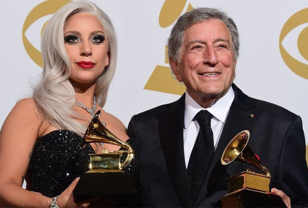 A parceria que mais deu certo foi com Lady Gaga. Isso porque, após algumas apresentações, os dois lançaram dois álbuns juntos: ‘Cheek to Cheek’ (Face a Face) em 2014, e 