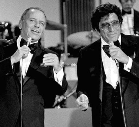 A performance de Bennett encantou Frank Sinatra , que rasgou elogios para ele numa entrevista para a revista Life, em 1965 - “A meu ver, Tony é o melhor cantor da indústria. Eu me emociono quando o vejo, me comove. É o cantor que consegue transmitir o que o compositor tinha em mente”.