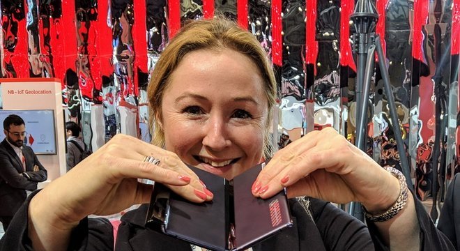 A repórter de tecnologia da BBC, Zoe Kleinman, testou o Huawei Mate X em fevereiro de 2019