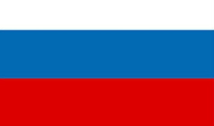 A Rússia, por ser mais influente na política internacional, tem uma bandeira mais conhecida. As cores são as tradicionalmente usadas por povos eslavos: branco, azul e vermelho. 
