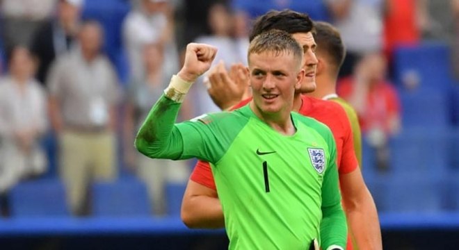 A saída de Courtois do Chelsea é cada vez mais provável. O goleiro belga já recusou propostas de contrato e expressou o desejo de se mudar para Madrid, para ficar mais próximo