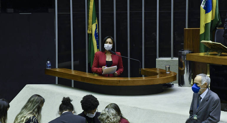 A senadora Eliziane Gama (Cidadania-MA) no plenário do Senado