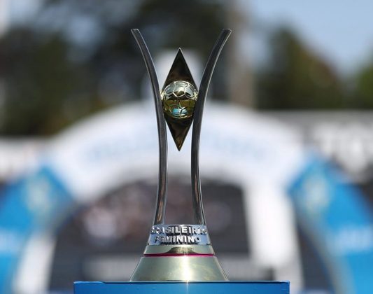 A Série A1 (primeira divisão) do Campeonato Feminino é organizada pela CBF desde 2013 e tem o Corinthians como maior campeão com quatro títulos. Conheça os times e seus destaques! 